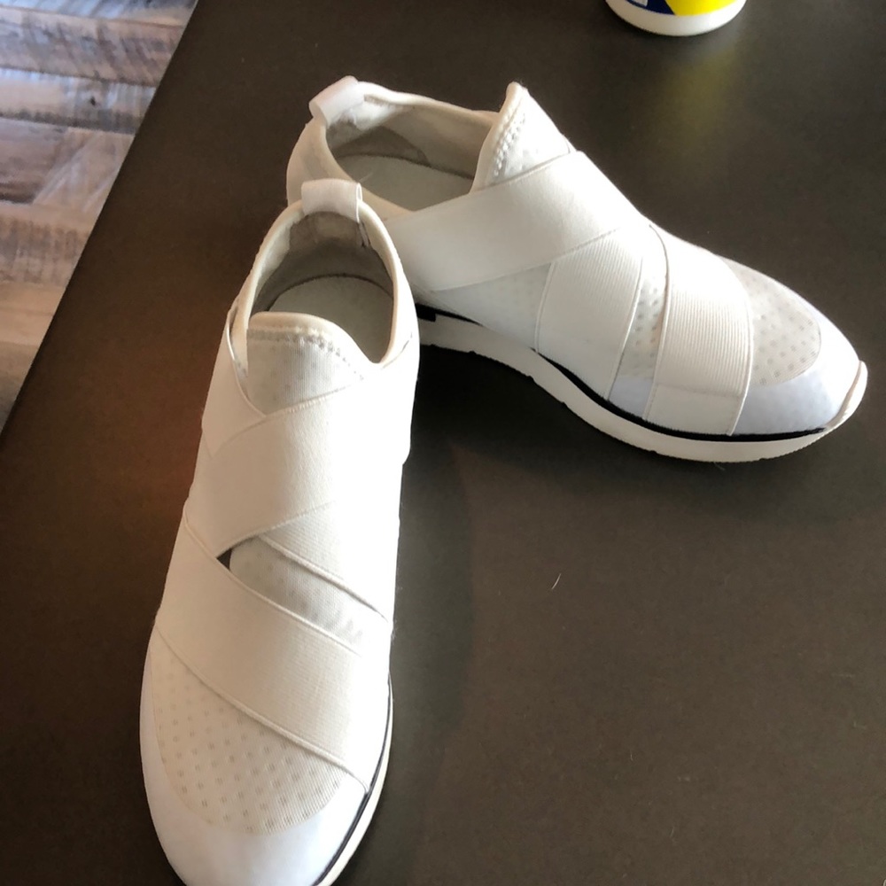 J/Slides NYC athleisure shoes size 7.5